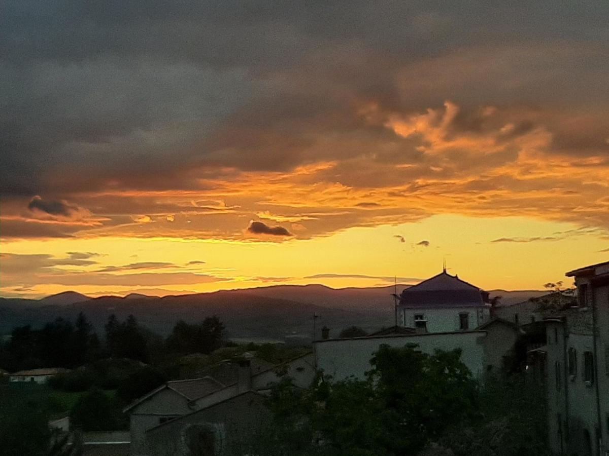 Mont2Roux Apartment Montpeyroux  Bagian luar foto